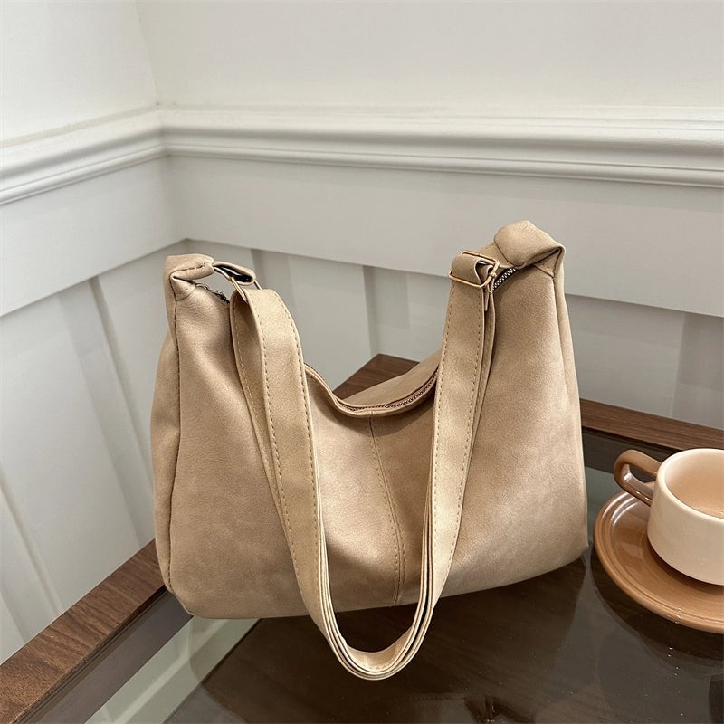 Women's Pu Leather Solid Color Basic Dumpling Shape Zipper Shoulder Bag