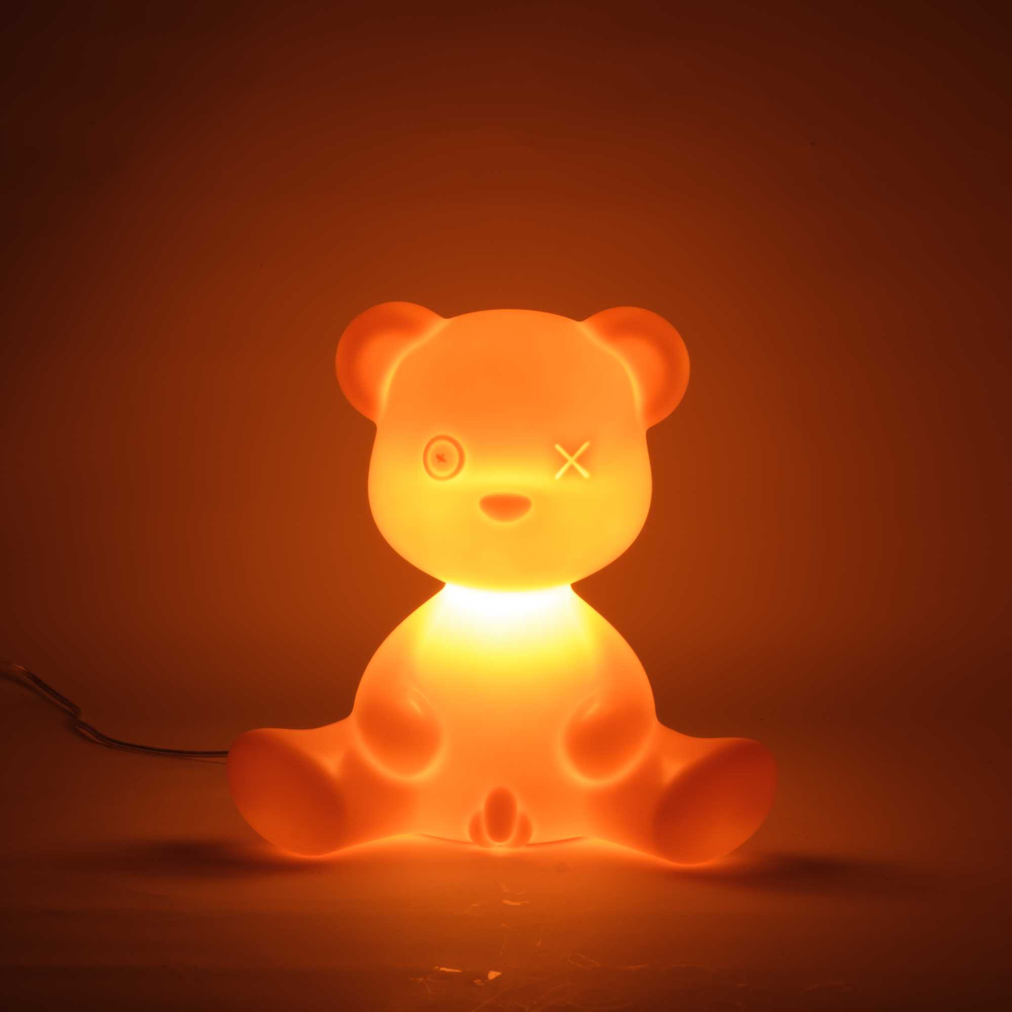 Qeeboo Teddy Boy table lamp . Bright Pink
