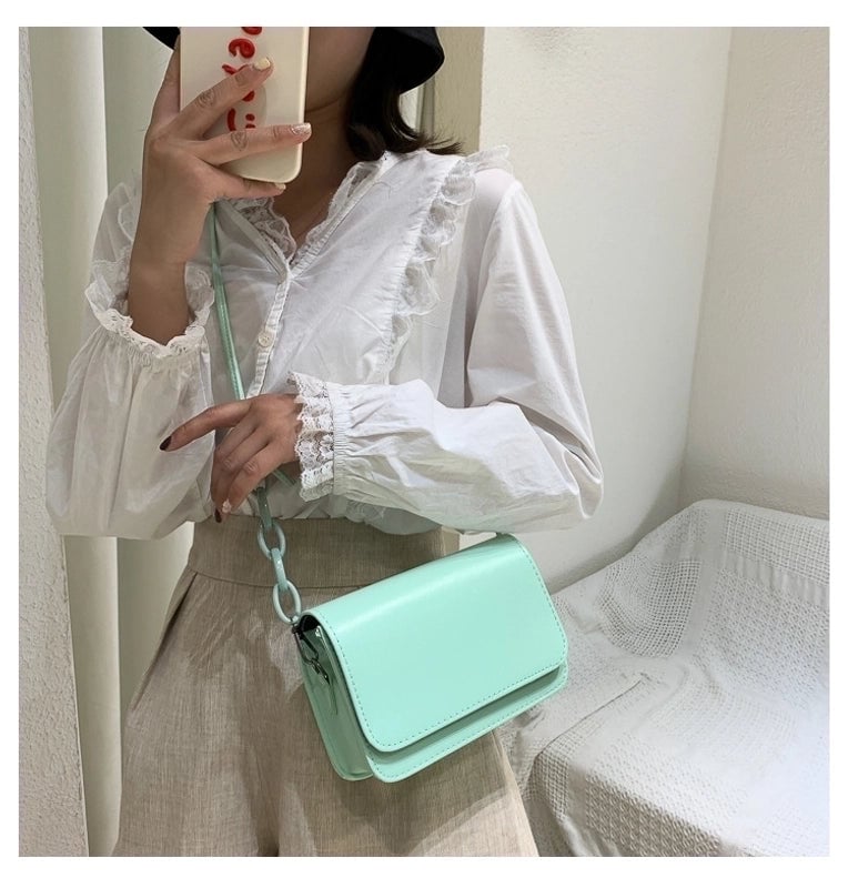 Women's Medium Pu Leather Solid Color Vintage Style Classic Style Magnetic Buckle Crossbody Bag