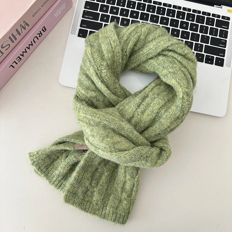 Women's Minimalist Solid Color Knit Scarf