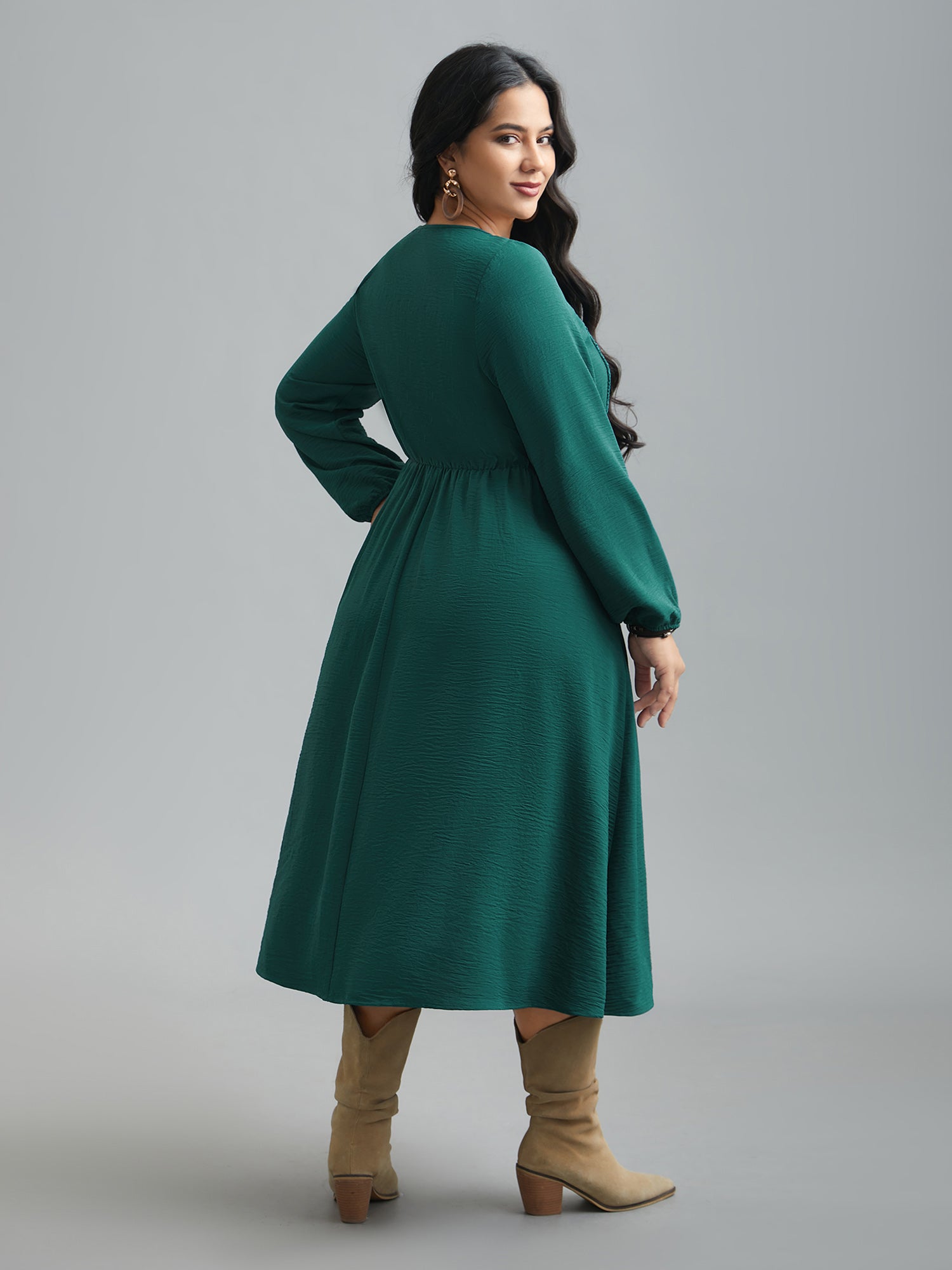Lace Neck Detail Tassels Midi Dress