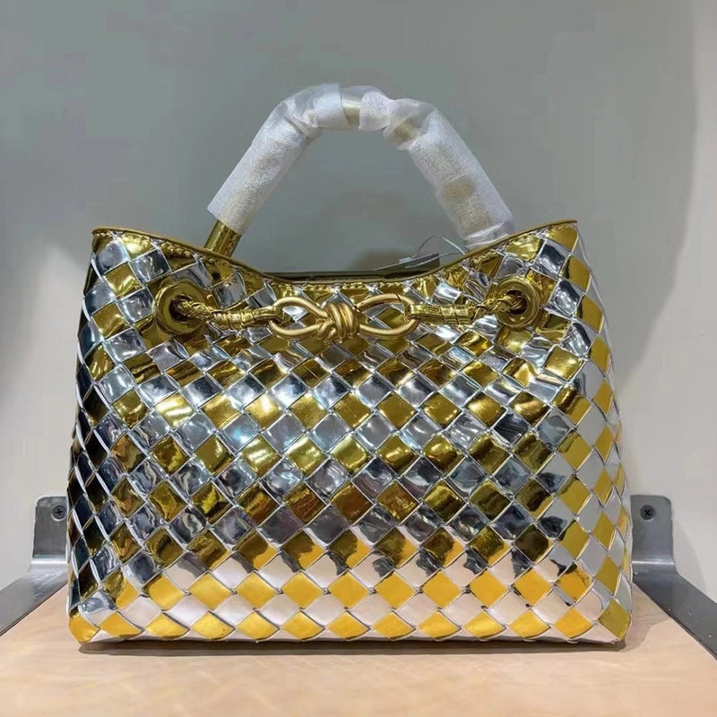 Women's Pu Leather Solid Color Classic Style Weave Square Magnetic Buckle Shoulder Bag