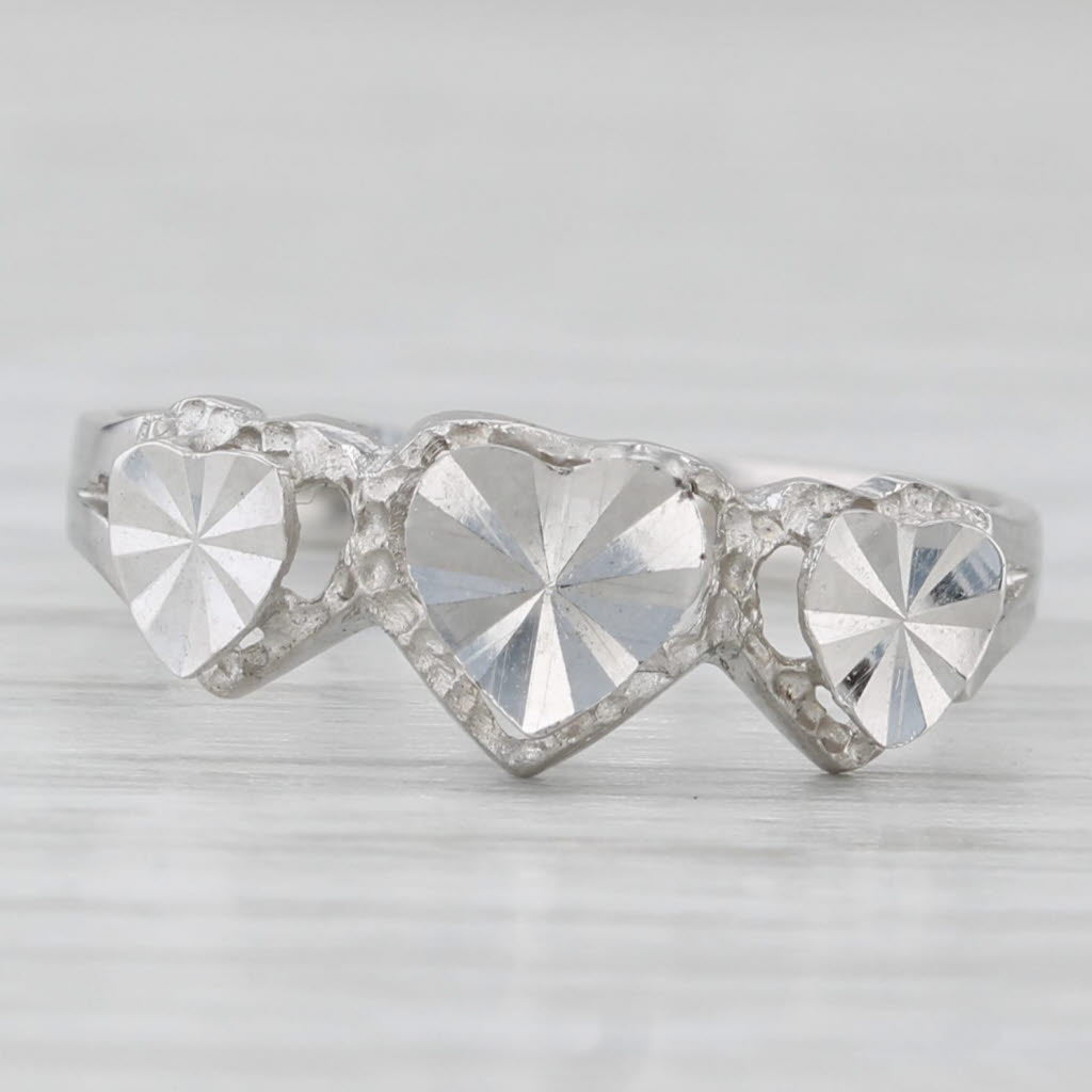 Shimmering Rayed Hearts Ring 14k White Gold Size 6.25 Stackable