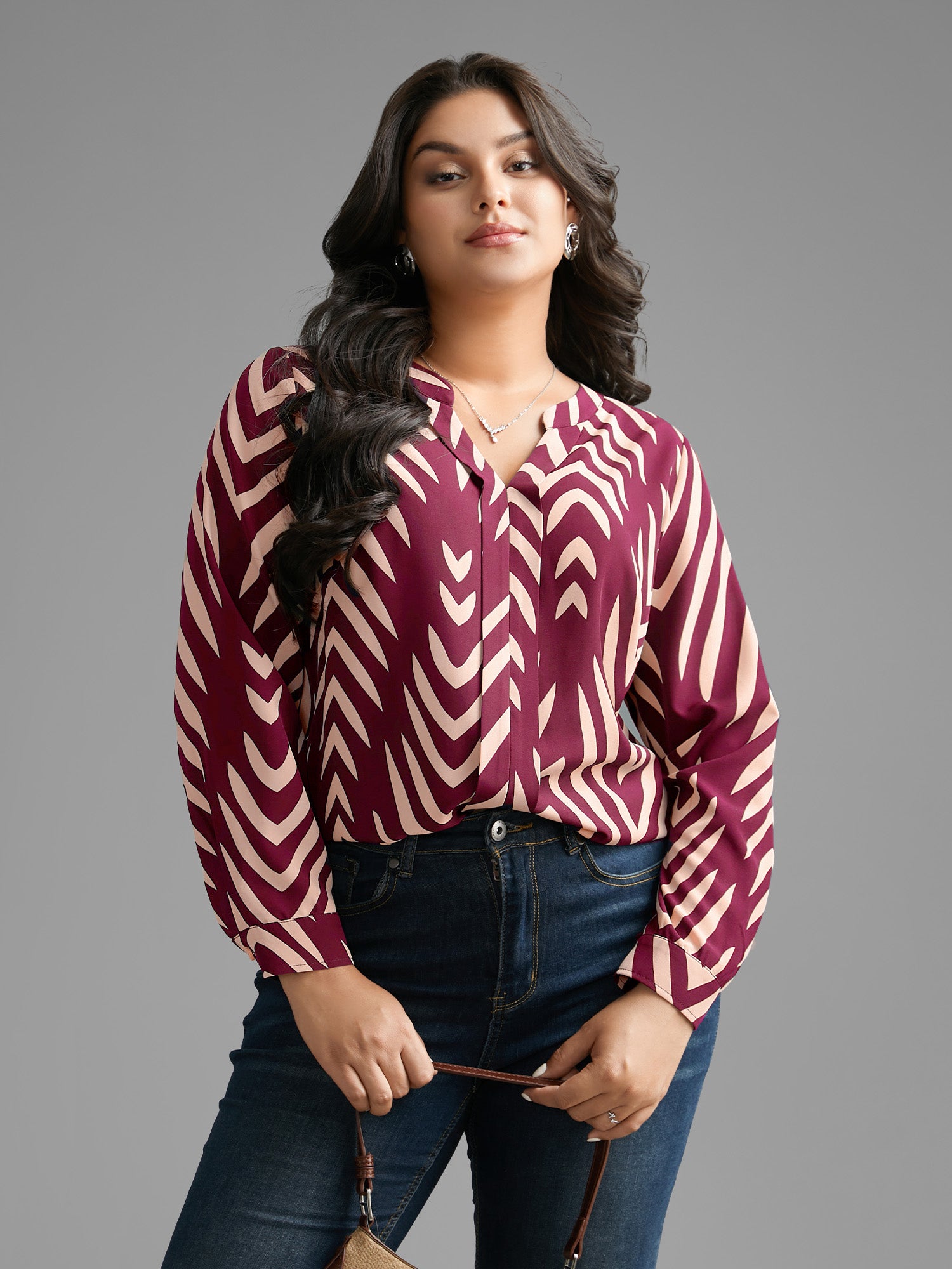 Geometric Notched Pleated Slit Hem Blouse