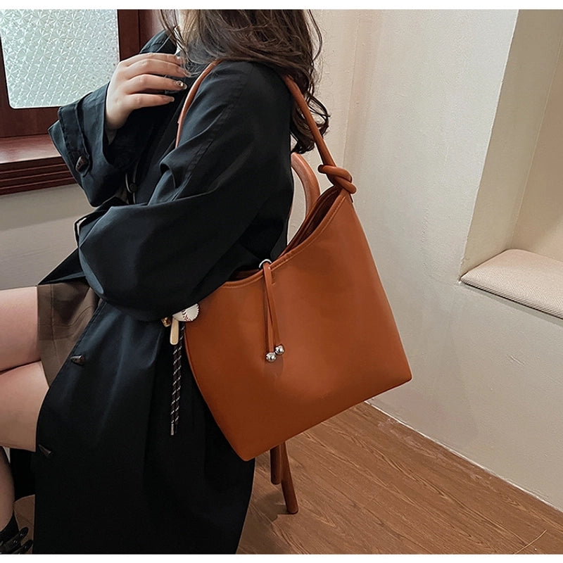 Women's Pu Leather Solid Color Basic Sewing Thread Bucket Hook Loop Shoulder Bag Bucket Bag