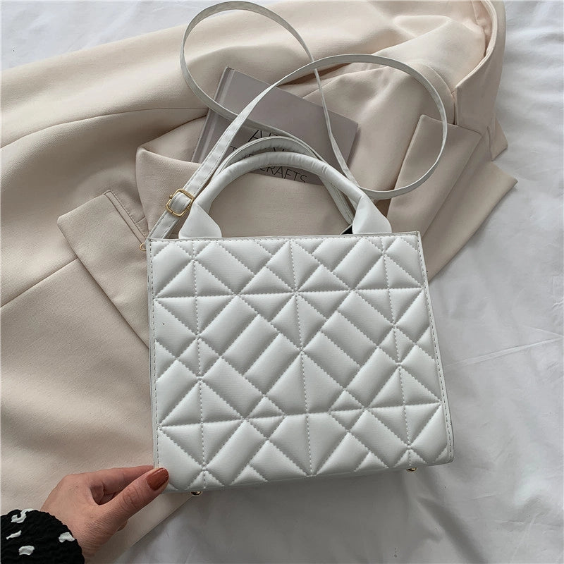 Women's Pu Leather Solid Color Classic Style Sewing Thread Square Zipper Crossbody Bag