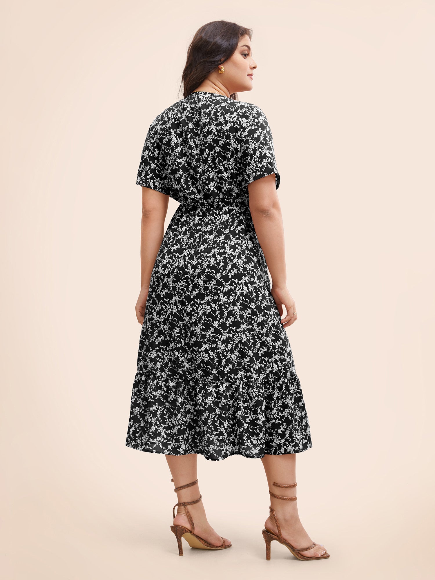 Ditsy Floral Shirred Ruffle Hem Dress