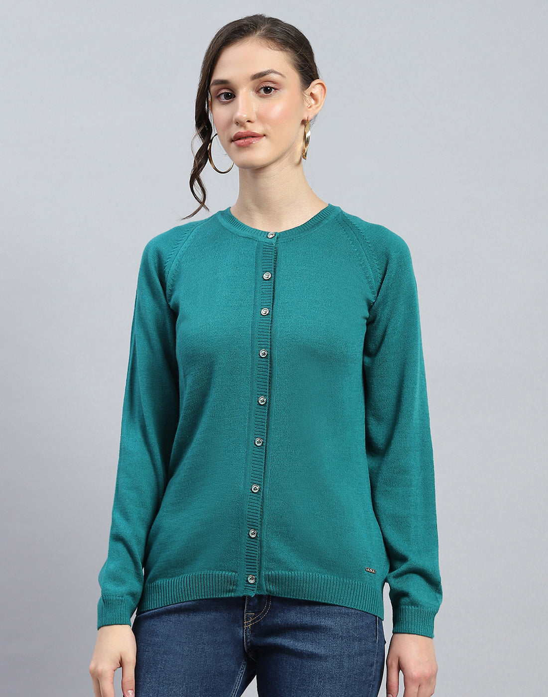 Women Green Solid Round Neck Full Sleeve Cardigan