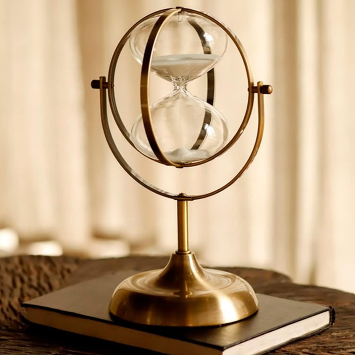 Brass vintage Hourglass sandtimer Sandglass. Rotating White Sand Clock Suitable for Gift Giving. Home. Desk. Office Decoration