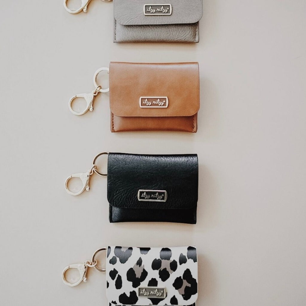 Itzy Mini Wallet? Card Holder and Key Chain Charm
