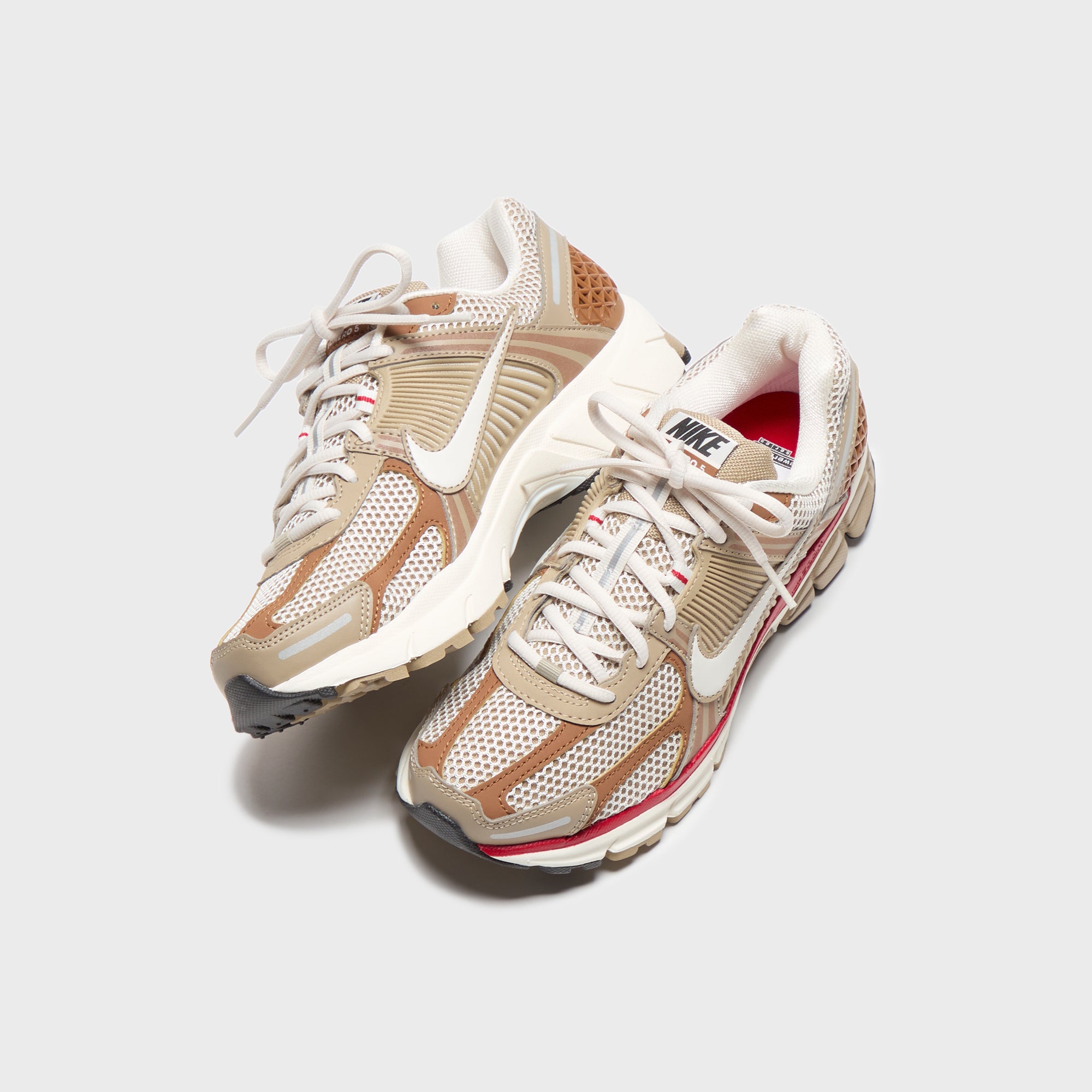 Nike WMNS Zoom Vomero 5 - Khaki / Phantom/ Fire Red/ Sail