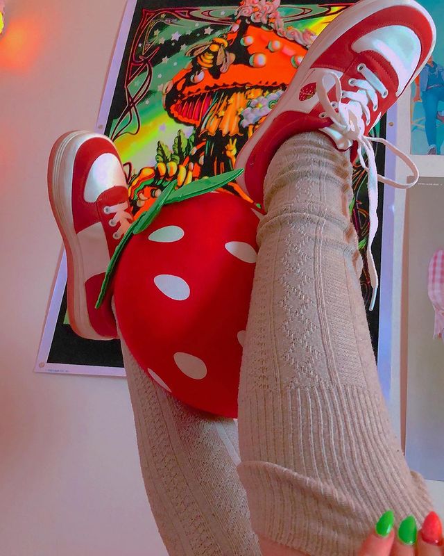Strawberry casual shoes