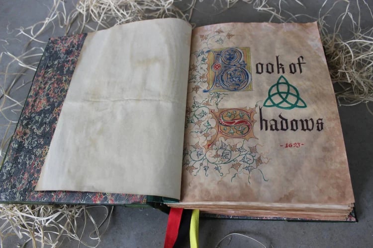 🔥Buy 2 Free Shipping💥DELUXE Charmed BOOK OF SHADOWS