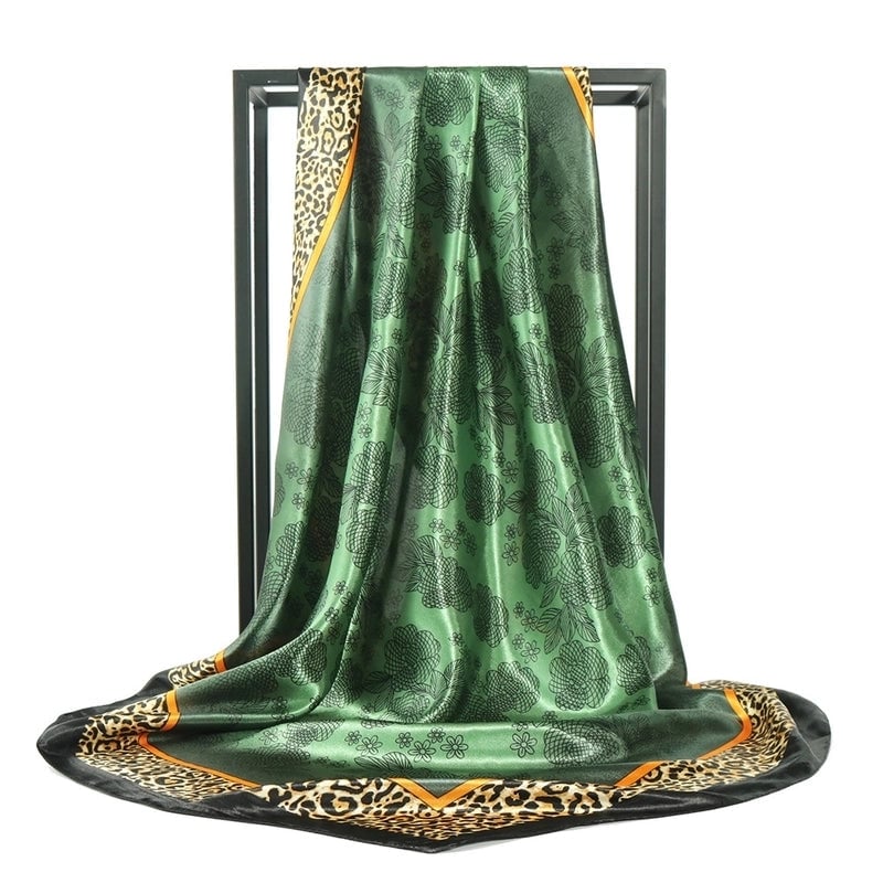 Women's Elegant Streetwear Flower Leopard Chains Print Satin Printing Silk Scarf