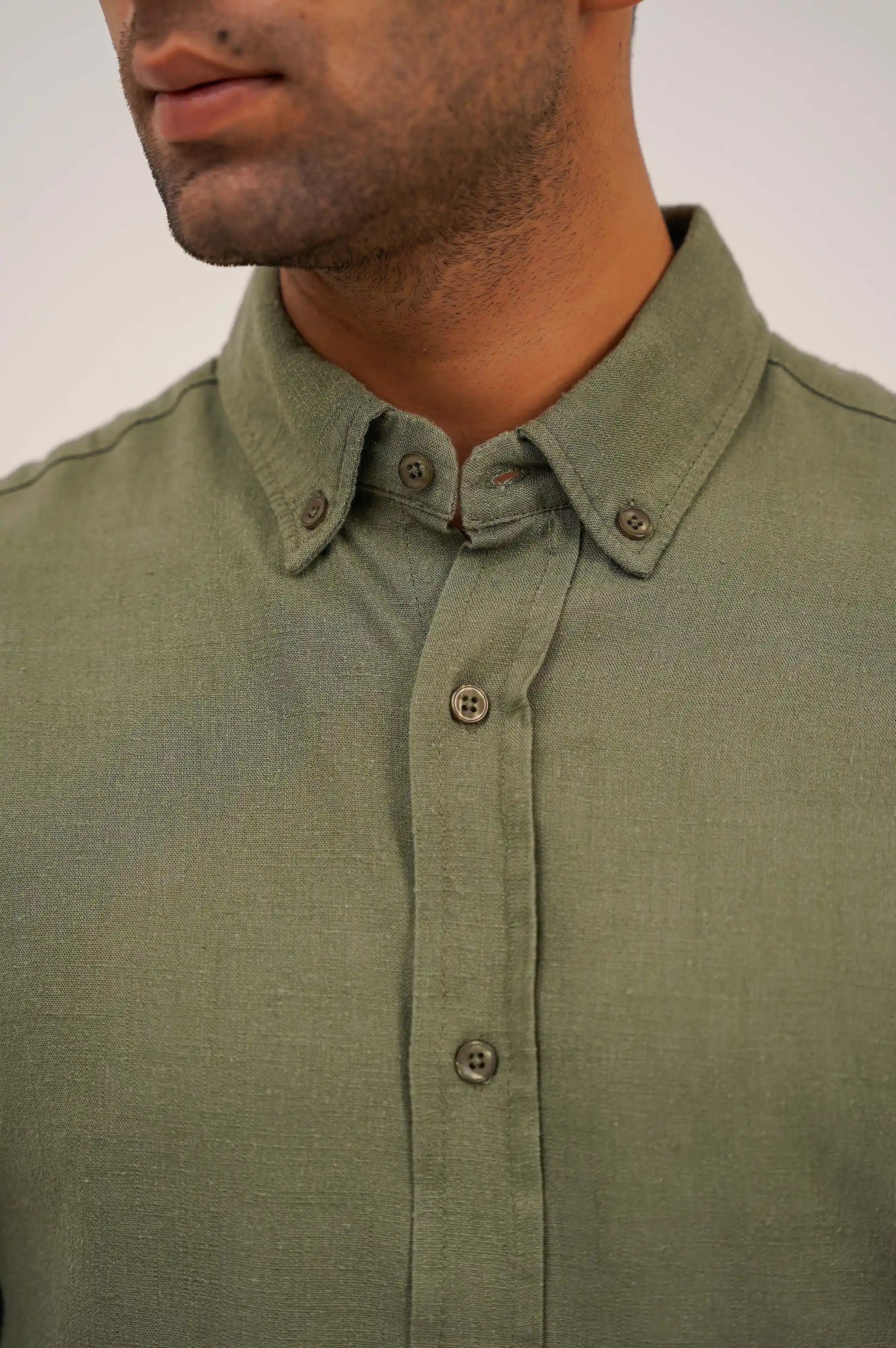 BUTTON COLLAR SHIRT