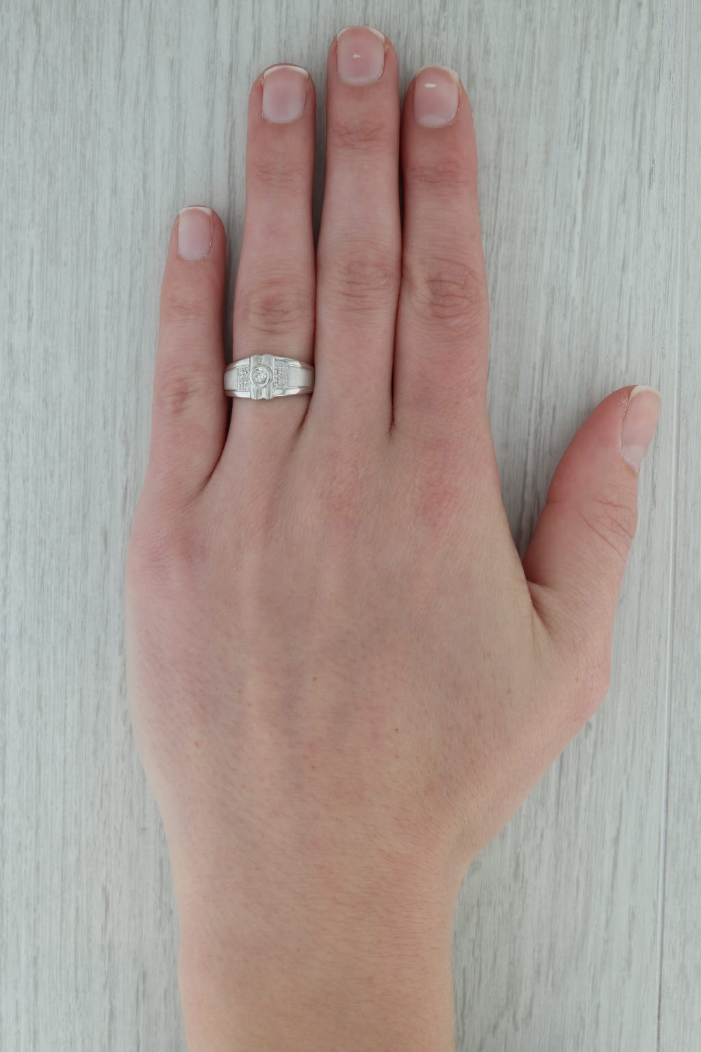 0.10ctw Round Diamond Ring 14k White Gold Size 6.75 Engagement