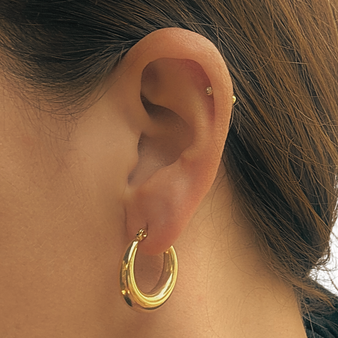 14mm Chunky clasped hoops - Gold
