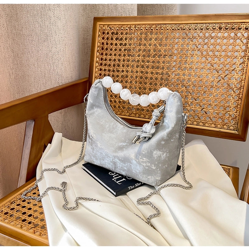 Women's Small Pu Leather Solid Color Classic Style Streetwear Beading Pillow Shape Zipper Underarm Bag