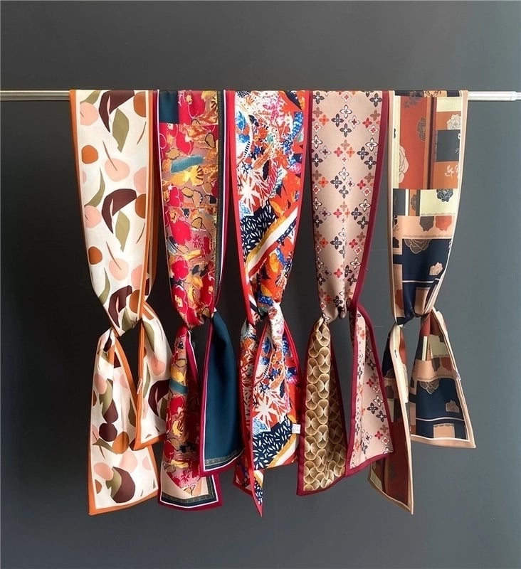 Women's Sweet Pastoral Round Letter Flower Polyester Printing Silk Scarf