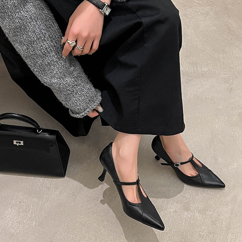 Elegant Pointed Toe T-Strap Kitten Heel Pumps 70mm Sheepskin Dress Shoes in Black/Brown