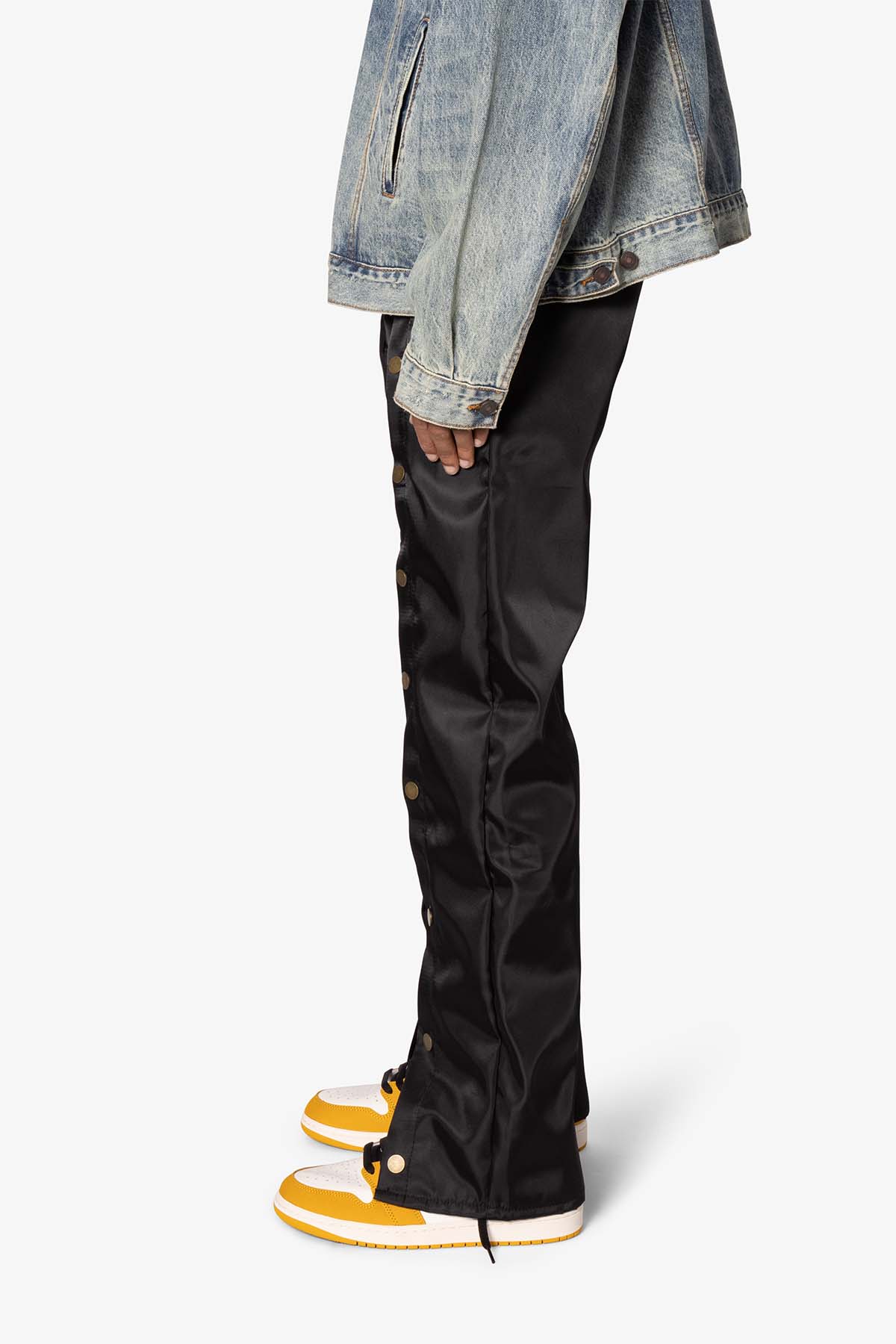 V685 Brass Front Snap Pants - Black