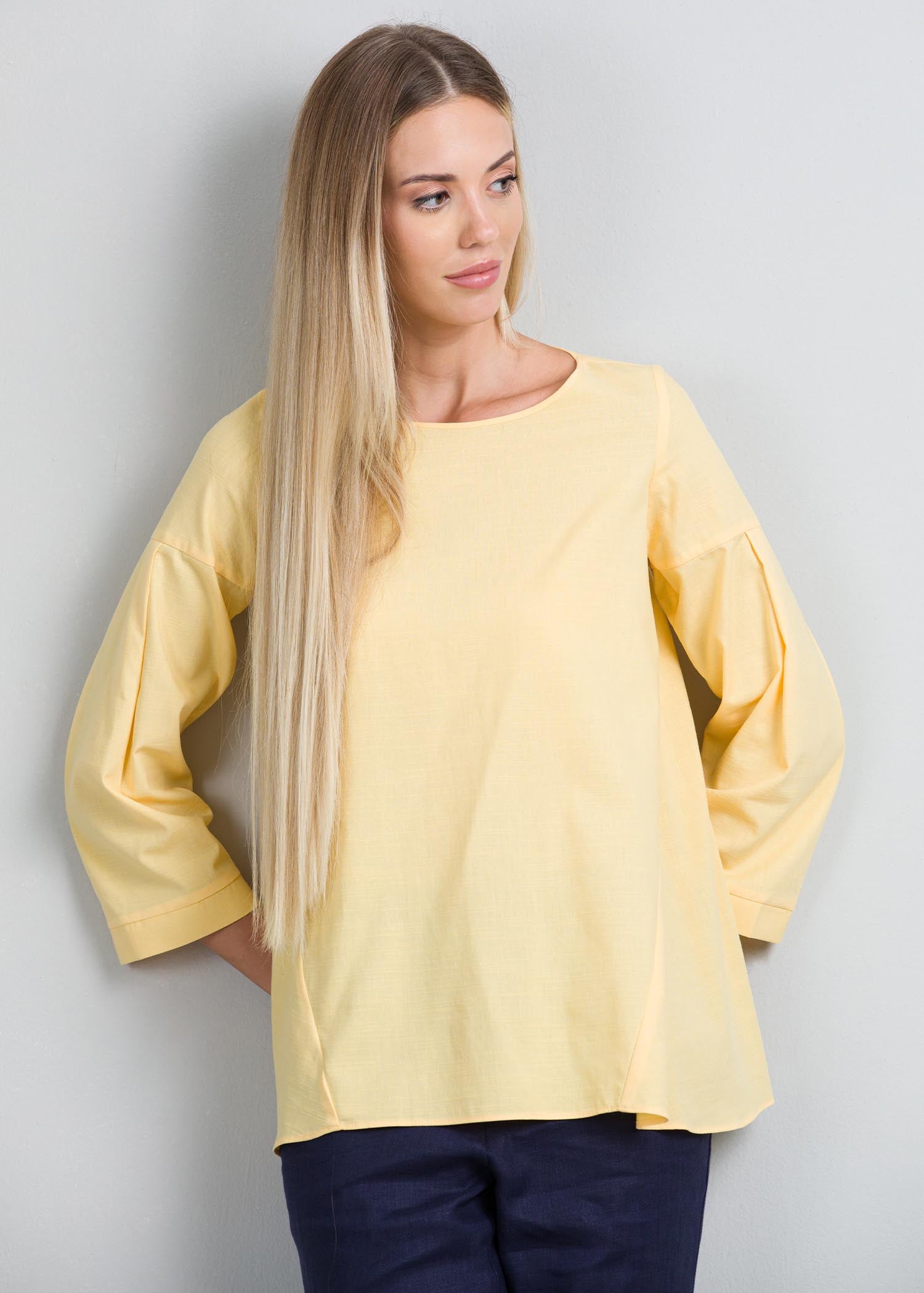 Blouse with back ruching