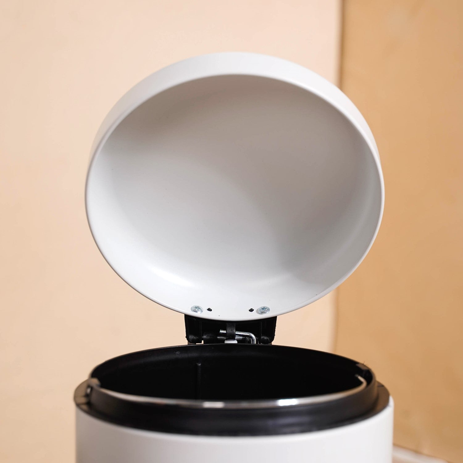 Clean Curve Metal Dustbin With Removable Bucket White 5000ml