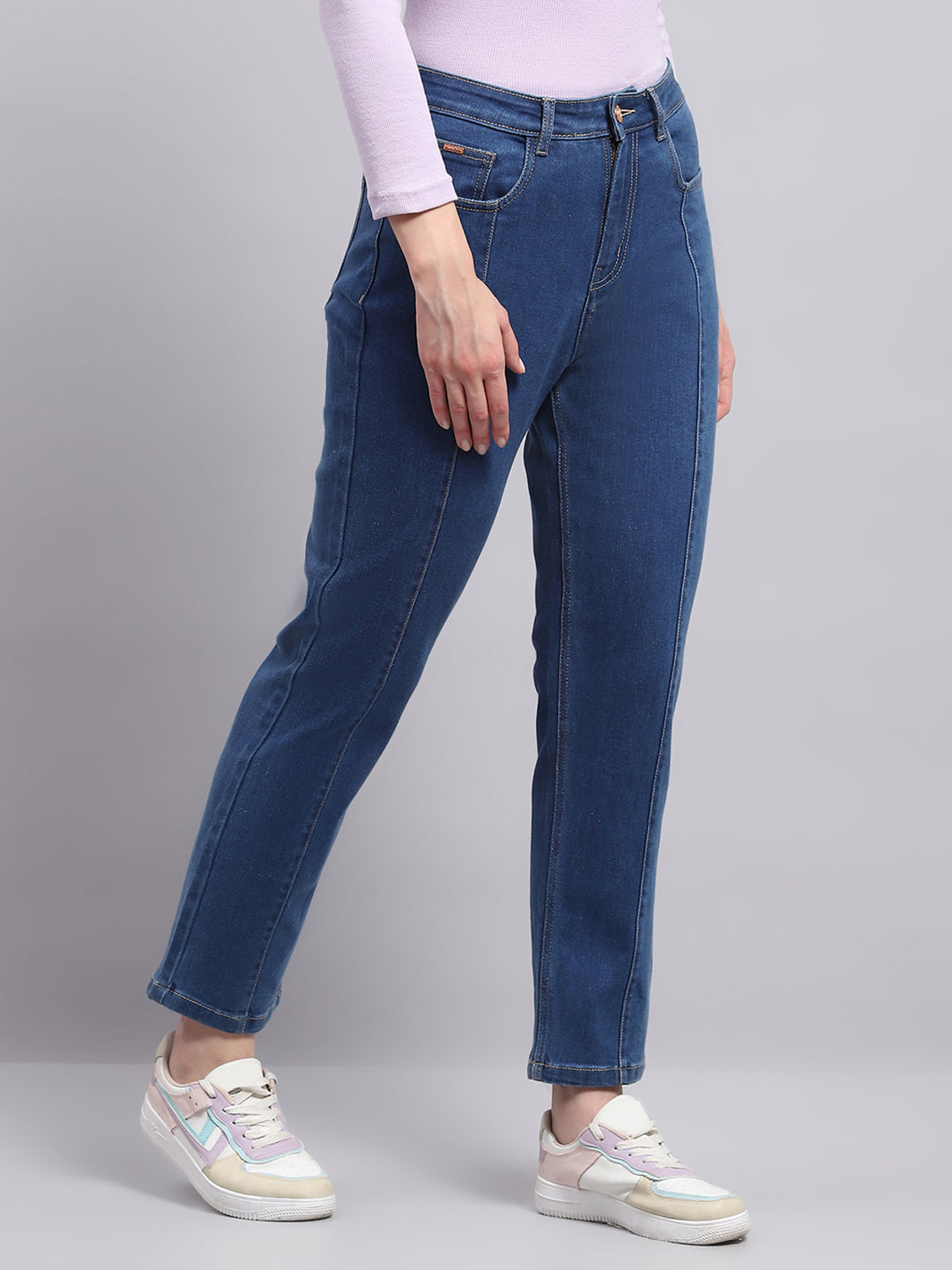 Women Blue Solid Straight Fit Denim