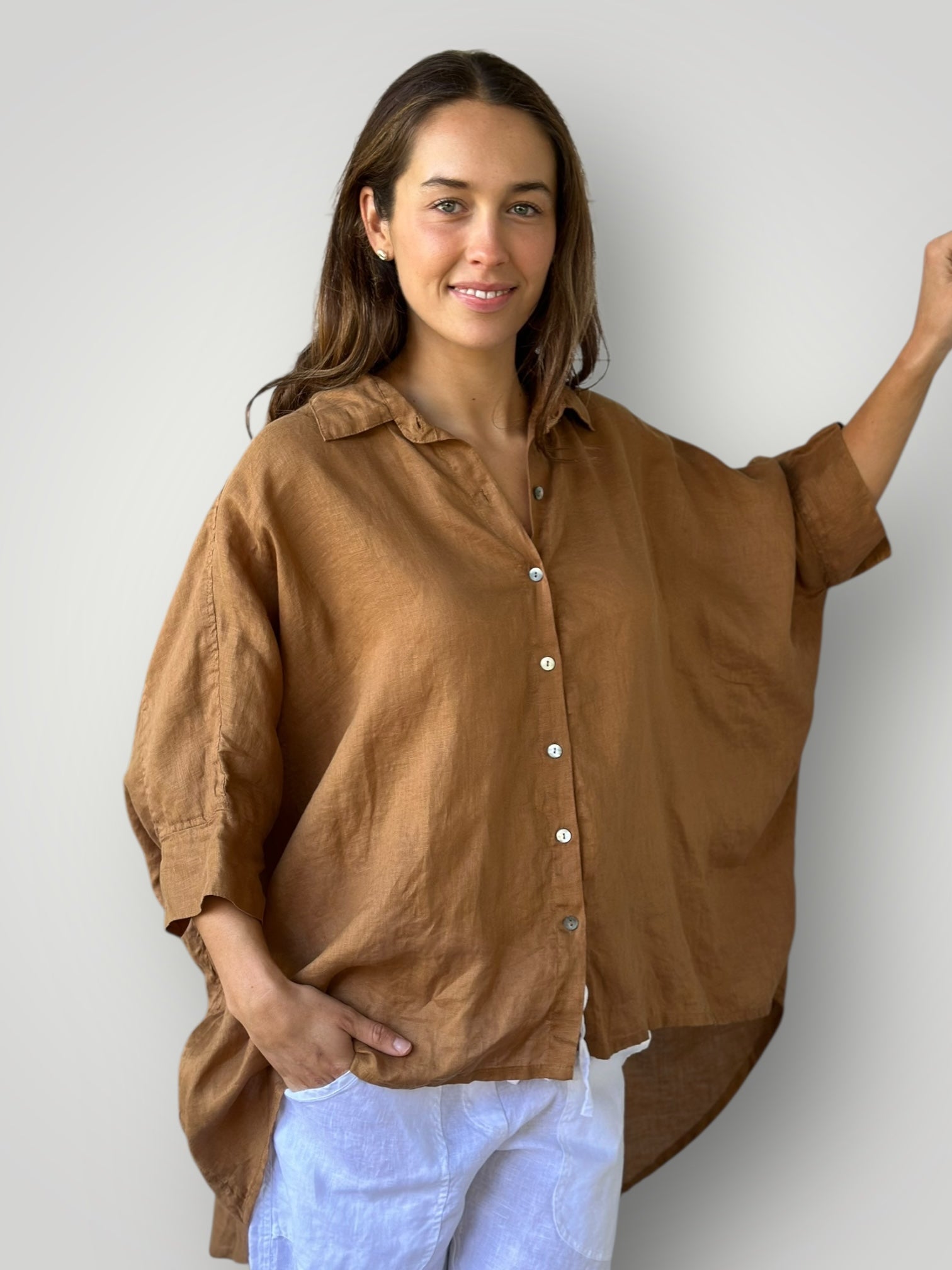 issey shirt - caramel linen