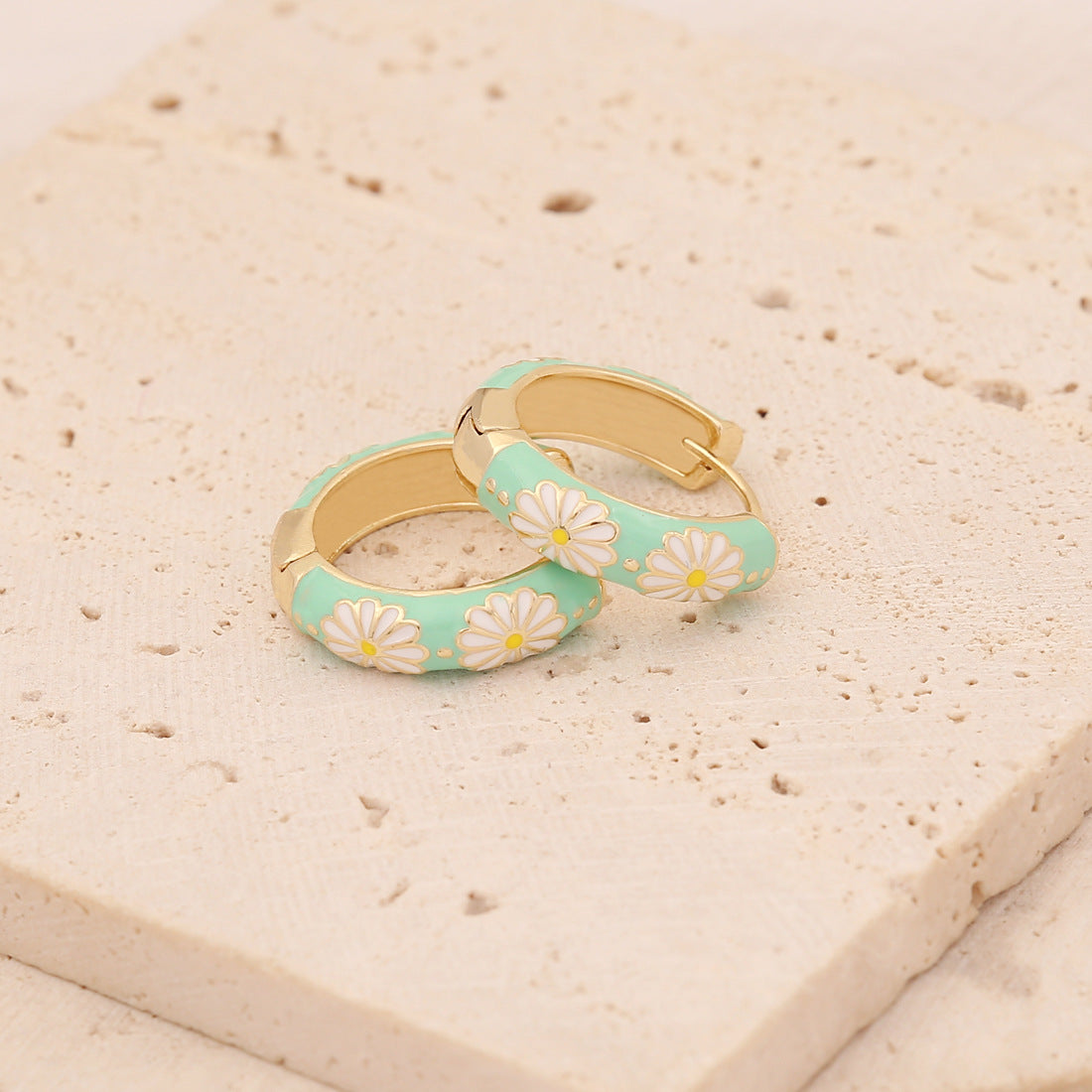Women Retro Vintage Little Daisy U-Shape Copper Oil Dripping Earrings
