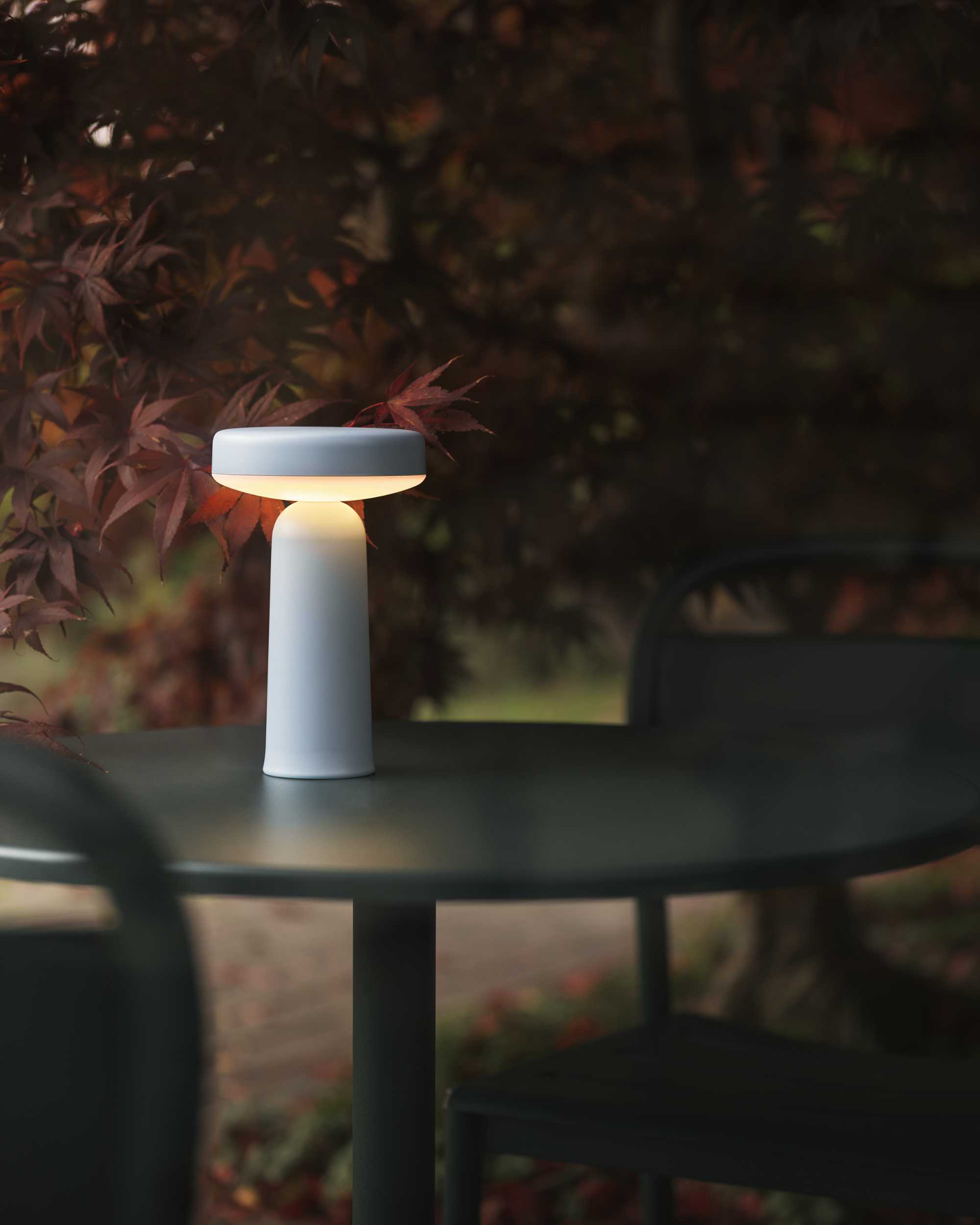 Ease Rechargable Table Lamp