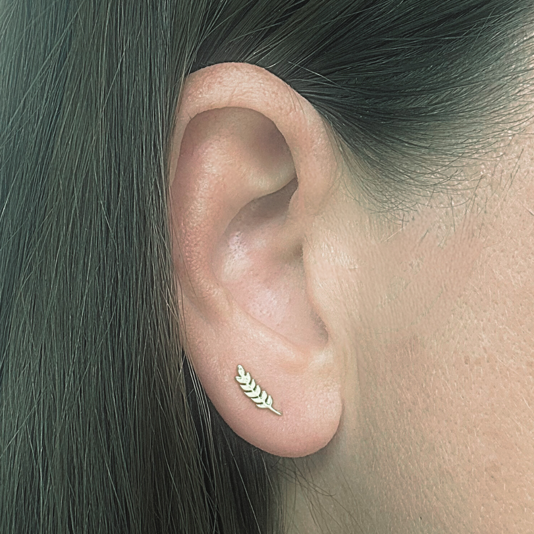 Pecan leaf studs - Gold