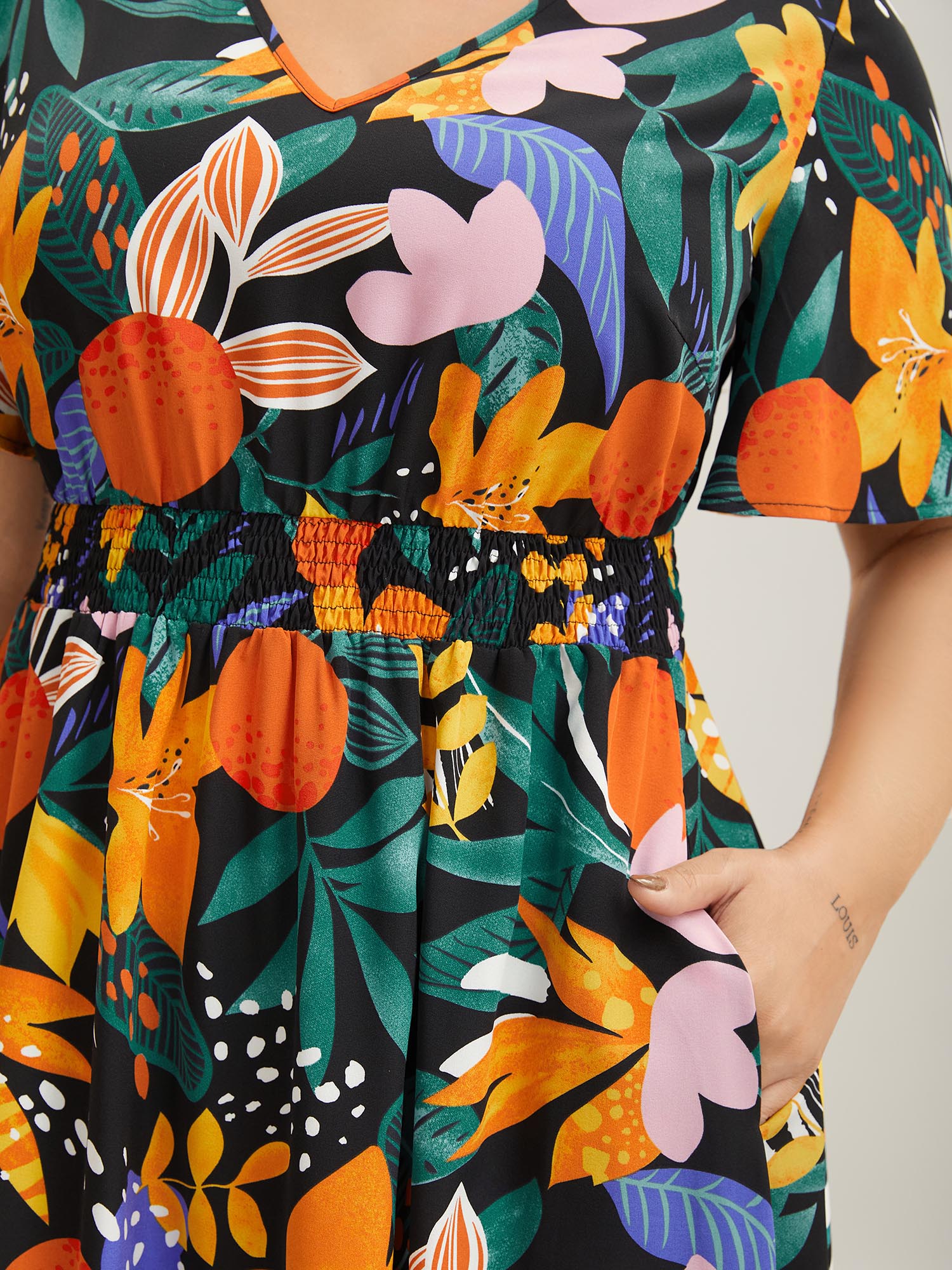 Tropical Floral Print Shirred Pockets Midi Dress