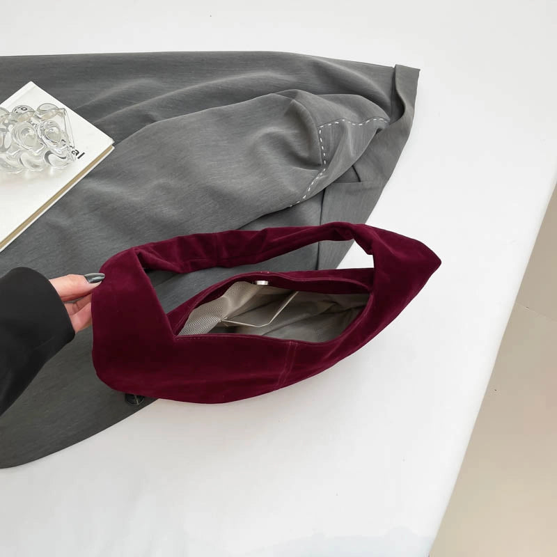 Women's Pu Leather Solid Color Classic Style Dumpling Shape Zipper Shoulder Bag
