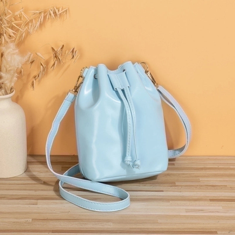 Women's Pu Leather Solid Color Streetwear Bucket String Bucket Bag