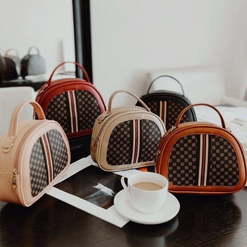 Women's Medium Pu Leather Monogram Argyle Vintage Style Classic Style Semicircle Zipper Crossbody Bag