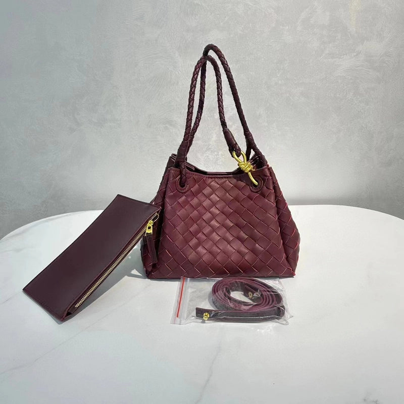 Women's Pu Leather Solid Color Classic Style Weave Bucket Magnetic Buckle Handbag