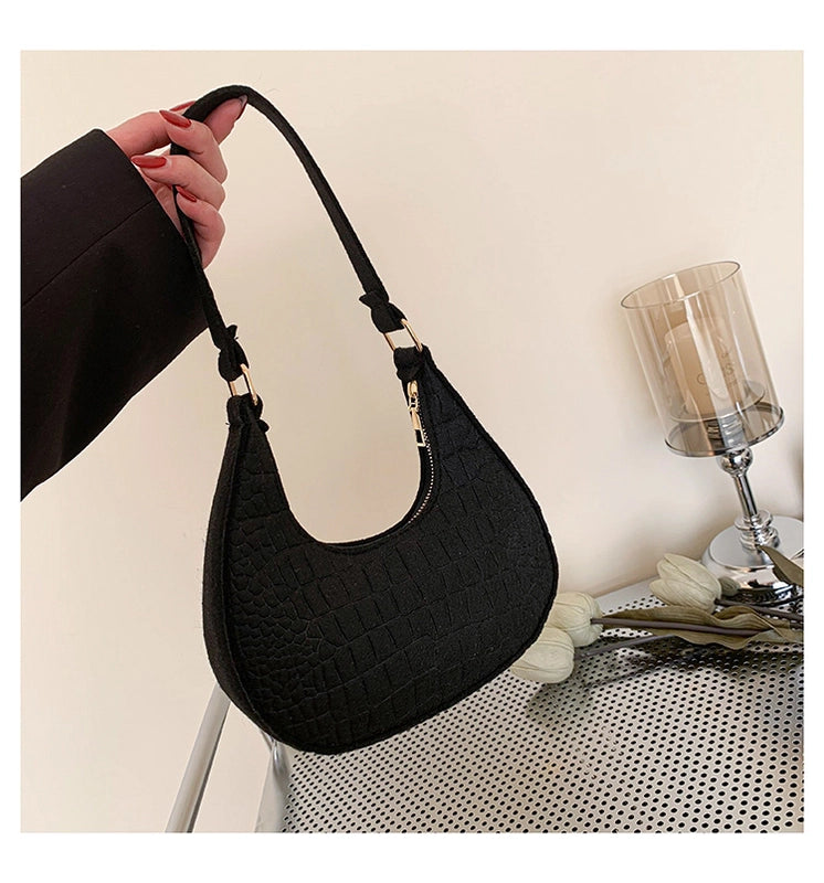 Women's Small Felt Cloth Solid Color Streetwear Sewing Thread Dumpling Shape Zipper Shoulder Bag