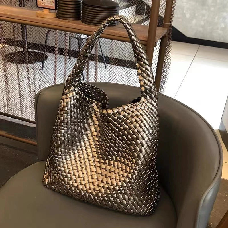 Women's Pu Leather Solid Color Classic Style Weave Bucket Magnetic Buckle Shoulder Bag