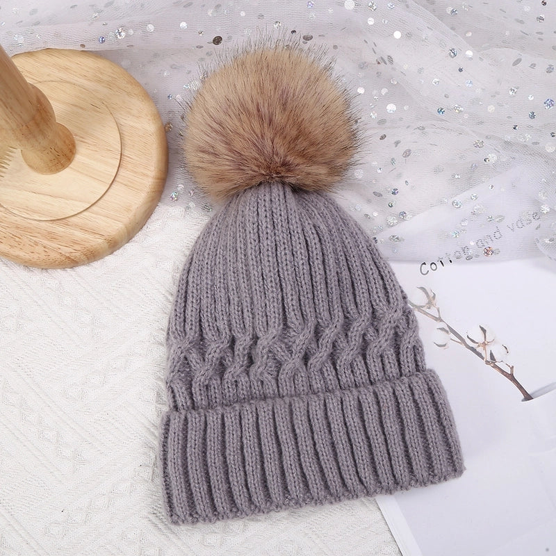 Women's Basic Minimalist Solid Color Pom Poms Eaveless Wool Cap