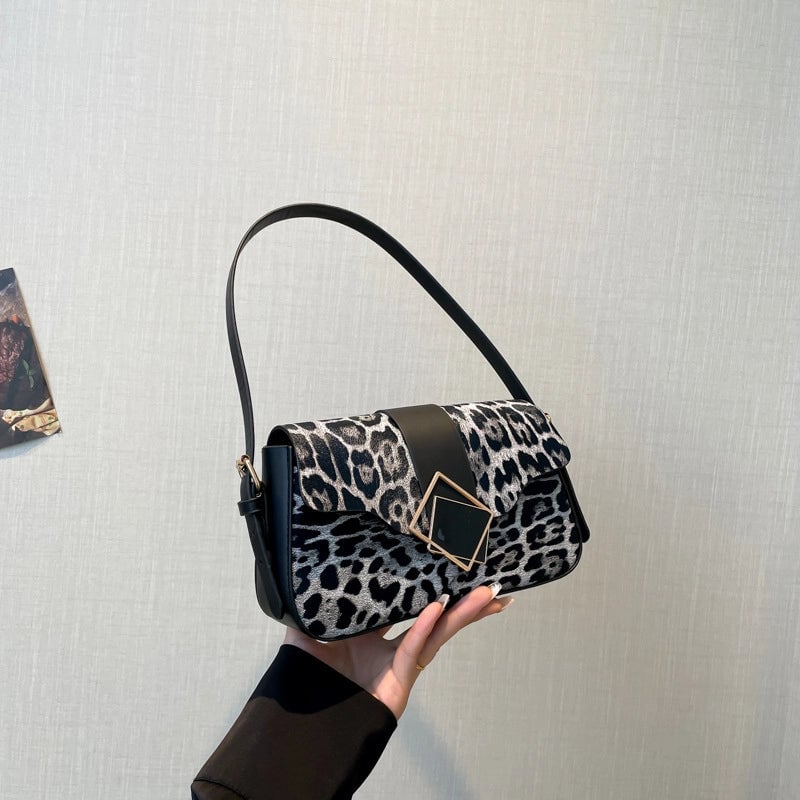 Women's Pu Leather Leopard Streetwear Square Magnetic Buckle Underarm Bag