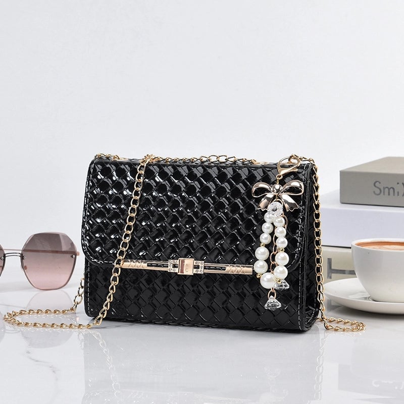 Women's Medium Pu Leather Lingge Streetwear Flip Cover Square Bag