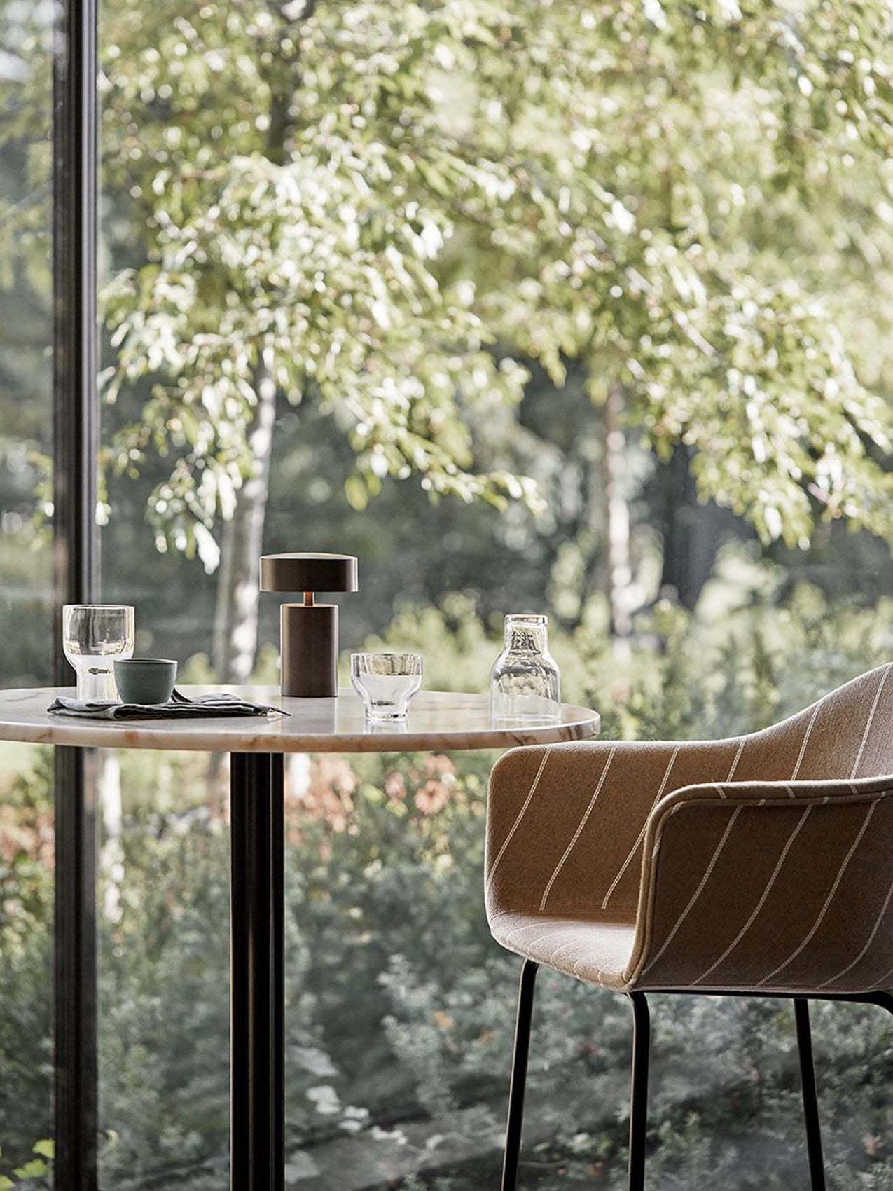 Column Table. Round Table Top. Bar Height