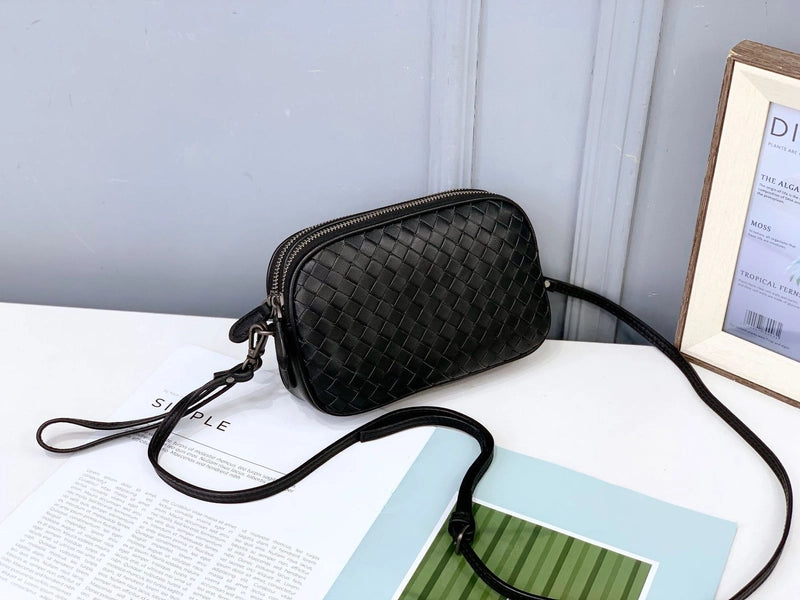 Women's Small Leather Solid Color Classic Style Weave Sewing Thread Pillow Shape Zipper Crossbody Bag