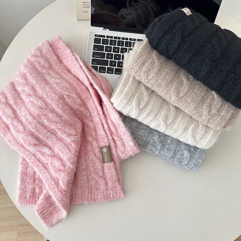Women's Minimalist Solid Color Knit Scarf