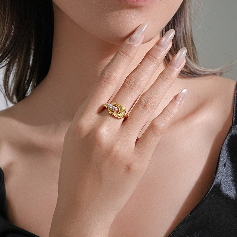 Unique Ring Shape Golden Wave Texture Fashionable And Gorgeous Golden Chain Necklace Earrings