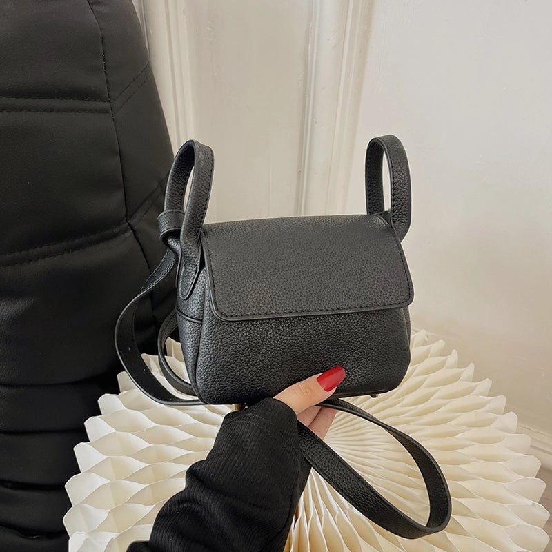 Women's All Seasons Pu Leather Solid Color Classic Style Sewing Thread Square Flip Cover Square Bag