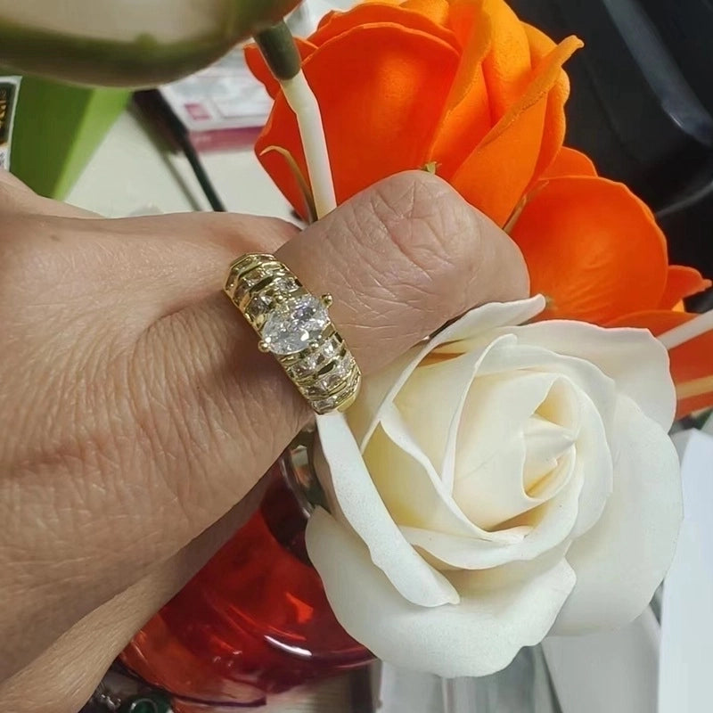 Fashion Heart-shaped Copper Inlaid Zircon Ring