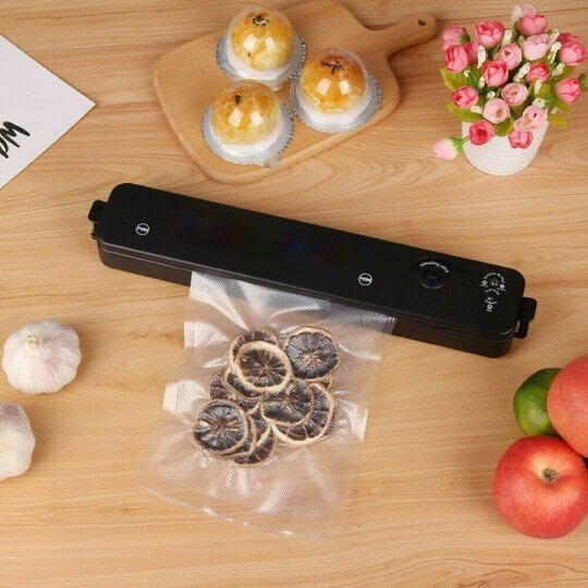 The automatic vacuum sealing machine