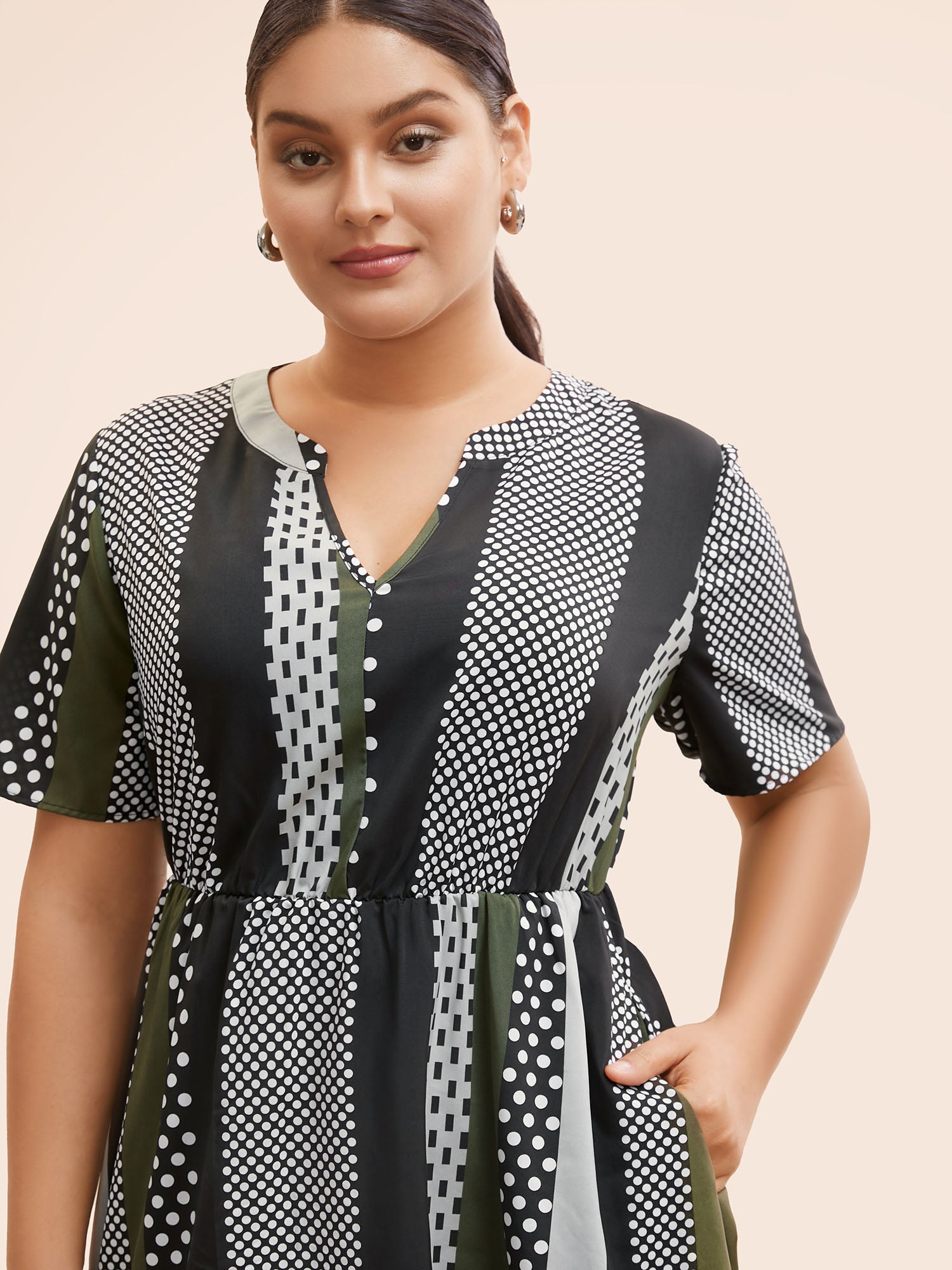 Notched Geometric Patchwork Contrast Midi Dress